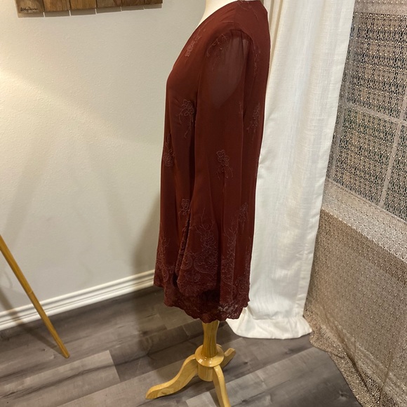 WAYF Halifax Dress Dark Red Burgundy Scallop Hem - Picture 6 of 10